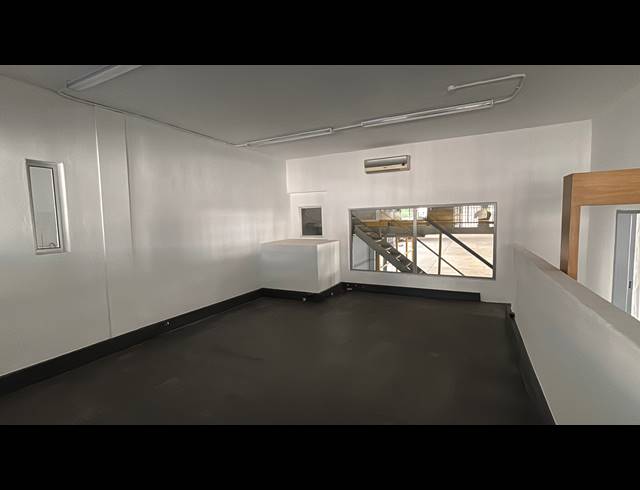 1,129M² WAREHOUSE TO LET IN SEBENZA